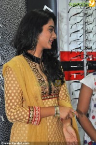 namitha_pramod_images-00880