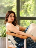 namitha-pramod-in-summer-out-fit-style-photos-001