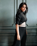 namitha-pramod-in-two-piece-dress-crop-top-and-palazzo-photos-001