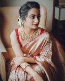 namitha-pramod-red-saree-with-makeup-005