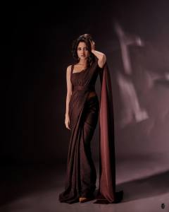 nandana-varma-hot-look-in-saree-photos-004
