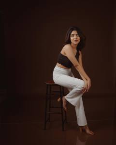 nandana-varma-in-croptop-fashion-dress-photoshoot-006