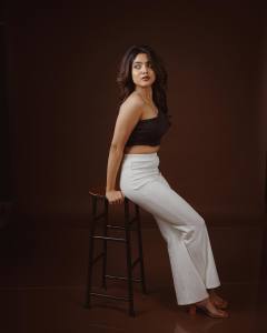 nandana-varma-in-croptop-fashion-dress-photoshoot-017