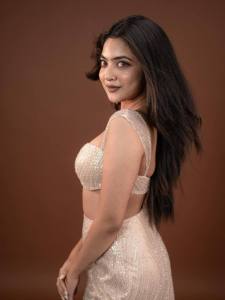 nandana-varma-in-lehenga-for-party-style-photos