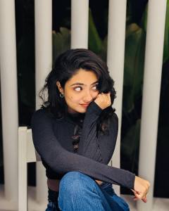 nandana-varma-in-outing-outfit-ideas-photos-009