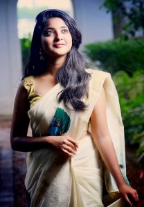 nandana-varma-latest-onam-photos-064321-00633