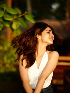 nandana-varma-stylish-outfit-and-trending-makeup-ideas-photos-003