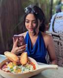 nandana-varma-in-outing-outfit-ideas-photos-002