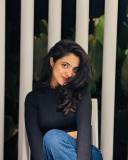 nandana-varma-in-outing-outfit-ideas-photos-011