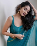 nandana-varma-glamorous-photos-in-saree-005