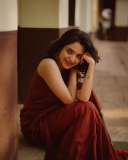 nandana-varma-in-red-saree-look-photos-002