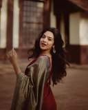 nandana-varma-in-red-saree-look-photos