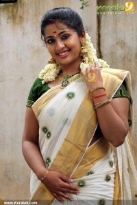 1152navya_nair_stills_41-004