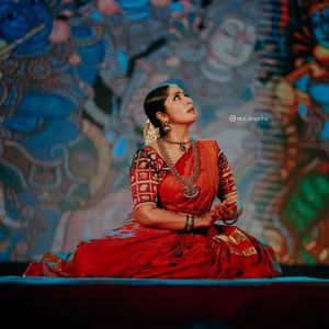 1_navya-nair-dance-performance-photos-004