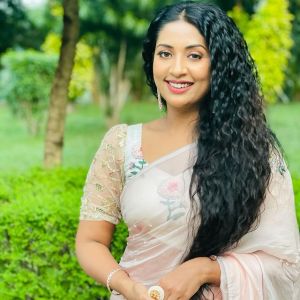 1_navya-nair-latest-pictures-001