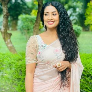 1_navya-nair-latest-pictures-002