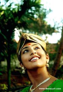 2751navya_nair_stills_55-002
