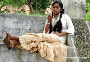 6413navya_nair_pictures_22-002