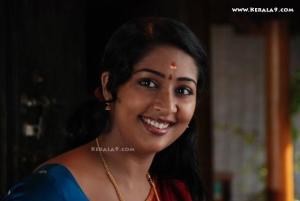9195navya_nair_pictures_22