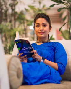 navya-nair-anti-aging-look-images