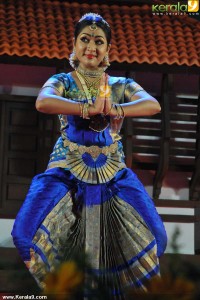 navya-nair-dance-photos-00235