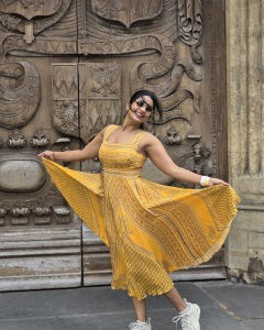 navya-nair-in-frock-style-ideas-photos-002