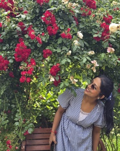 navya-nair-in-frock-style-ideas-photos-008