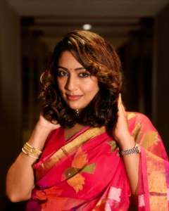 navya-nair-in-in-pink-and-multi-colour-printing-saree-with-neck-choker-photos