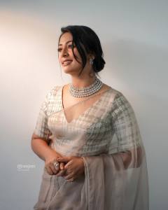 navya-nair-in-net-saree-photos-002
