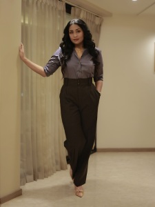 navya-nair-in-office-out-fit-ideas-photos-003