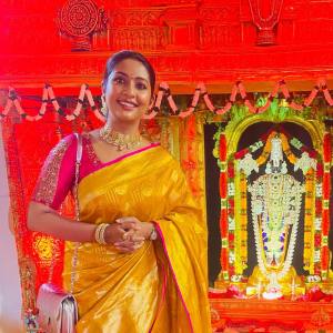 navya-nair-in-saree-photos-navratri-2022