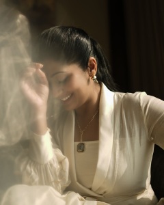navya-nair-in-white-jacket-dressing-style-images-001