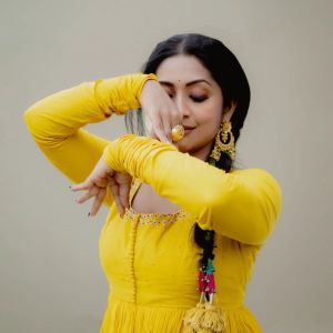 navya-nair-in-yellow-anarkali-dress-photos-003