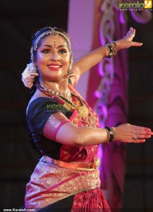 navya-nair-latest-photo-gallery-600-00185