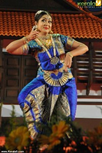 navya-nair-latest-pics-01948