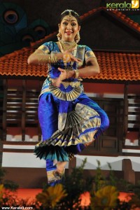 navya-nair-latest-pics-02111
