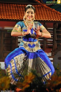 navya-nair-latest-pics-02642