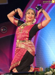 navya-nair-latest-pics-20047