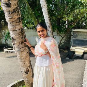 navya-nair-latest-pictures-001
