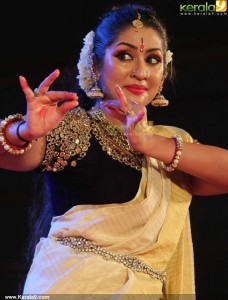 navya-nair-latest-pictures-300-00214
