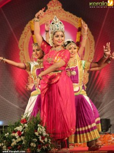 navya-nair-latest-stills-400-00293