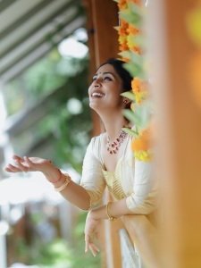 navya-nair-new-photos-006