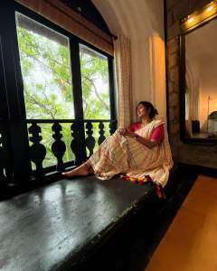 navya-nair-photoshoot-latest-004