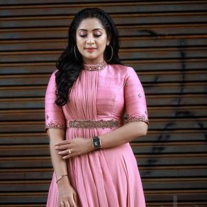 navya-nair-profile-photo-hd-001