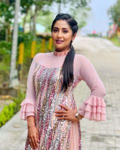 navya-nair-profile-photo-hd-002