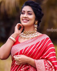 navya-nair-profile-photo-hd-003