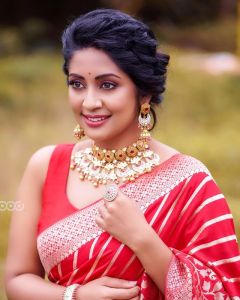 navya-nair-profile-photo-hd-004