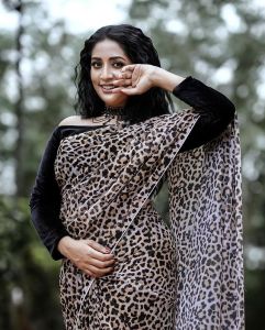 navya-nair-profile-photo-hd-008
