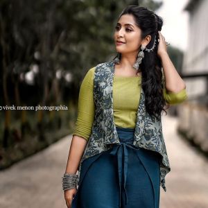 navya-nair-profile-photo-hd-009