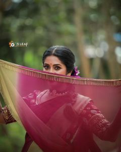 navya-nair-profile-photos-001
